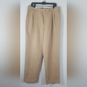 PGA Tour NWT Mens Golf Pants. Gripper Waistband Scorecard Pocket. 36"W x 32"L.